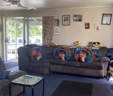 Three Bedroom Home - Photo 5