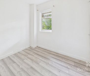 2 bedroom end of terrace house to rent - Photo 3