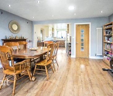 4 bedroom detached house to rent - Photo 3