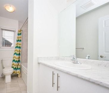 For Lease - 10 Heritage Way, Thorold, Ontario - Photo 2