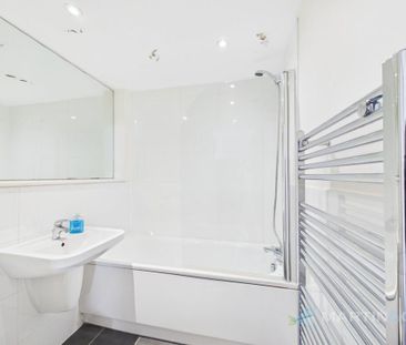 3 bedroom semi-detached house to rent - Photo 6