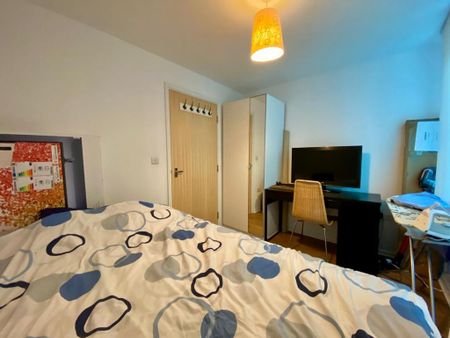 2 bedroom flat to rent - Photo 5