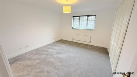 5 bedroom detached house to rent - Photo 4