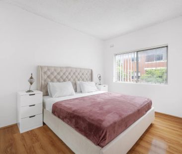 Spacious & Well-Located Two Bedroom Apartment - Photo 4