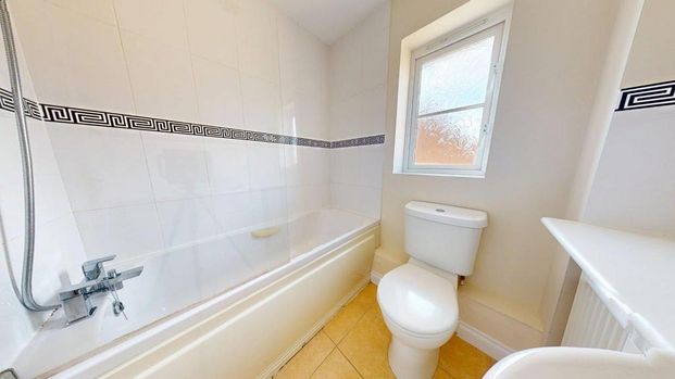 3 bedroom terraced house to rent - Photo 1