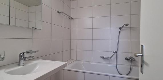 2.0 Zimmerwohnung in Bottmingen - Photo 2