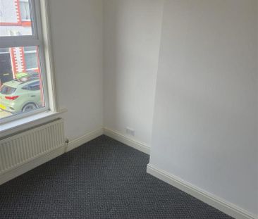 2 bedroom property to rent - Photo 2