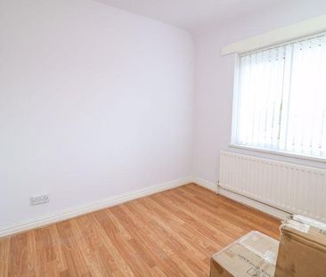 2 bedroom semi-detached house to rent - Photo 5