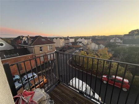 2 bedroom flat to rent - Photo 4