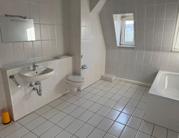 Erstbezug nach Vollsanierung - Helle 2 - Zimmer - DG - Wohnung - Foto 1