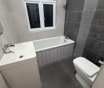 5 Bed Detached House, Selbourne Road, LU4 - Photo 6