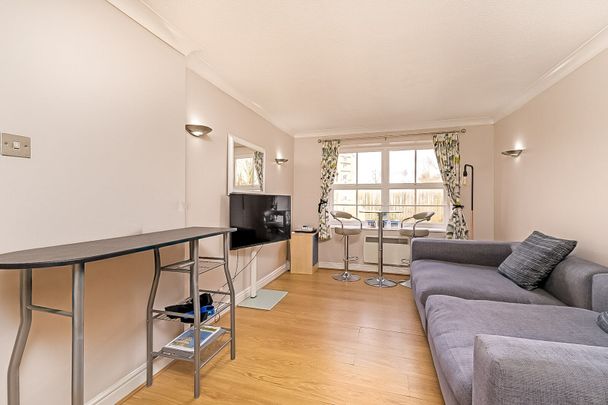 Waterside Place, CM21, Sawbridgeworth - Photo 1