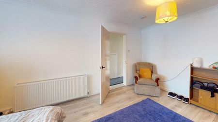 3 bedroom semi-detached house to rent - Photo 5