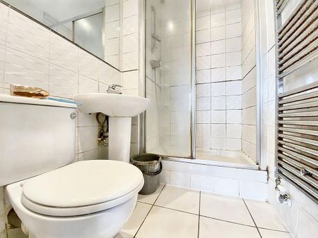 3 bedroom apartment to rent - Photo 2
