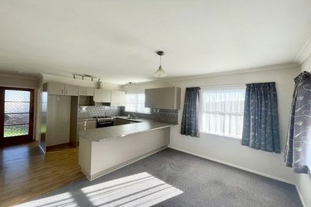 Levin - 3 Bedrooms - Photo 5
