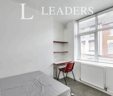 4 bedroom terraced house to rent - Photo 4