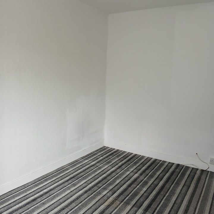 2 Bed Flat, Avonvale Road, BS5 - Photo 1