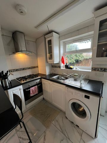 Room in a Shared House, Trevelyan Road, E15 - Photo 5