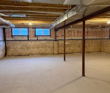 For Lease - 144 Aviron Crescent, Welland, Ontario - Photo 5