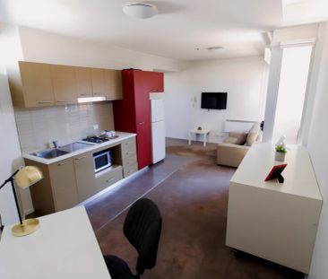 Large 1 Bedroom - Photo 3