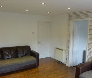 Elm Close, Binley Woods, Coventry - - Photo 1