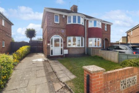 3 bedroom semi-detached house to rent - Photo 4