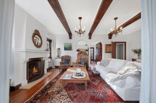 CLASSIC MOSMAN FAMILY HOME - Photo 1