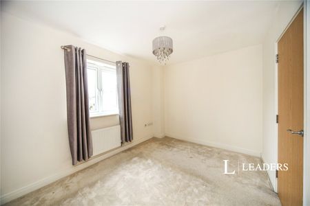 4 bedroom semi detached to rent Hazel Mead, LU5 - Photo 2