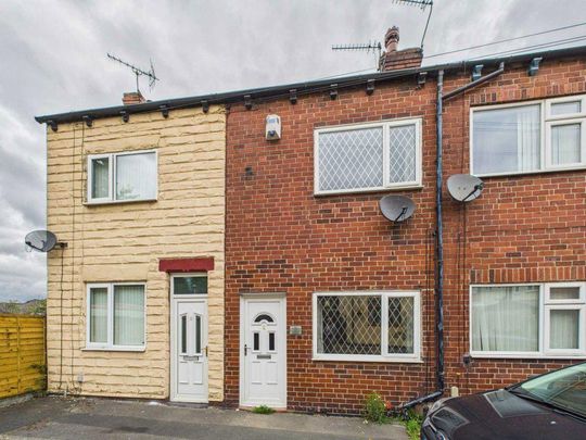 2 bedroom terraced house to rent - Photo 1