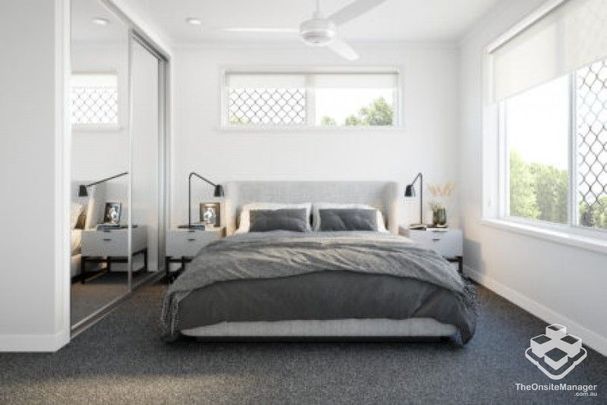 3 Bedroom Townhouse, 2 car garage, 2 living - Photo 1