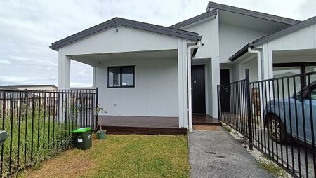 3-Bedroom Duplex– Warm, Stylish & Low Maintenance - Photo 2
