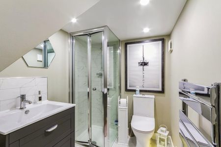 4 bedroom terraced house to rent - Photo 3