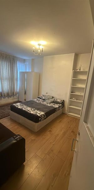 Philip Lane, London N15 - Photo 1