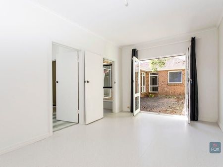 Fox Real Estate is proud to offer this executive well designed home in the heart of North Adelaide! - Photo 2