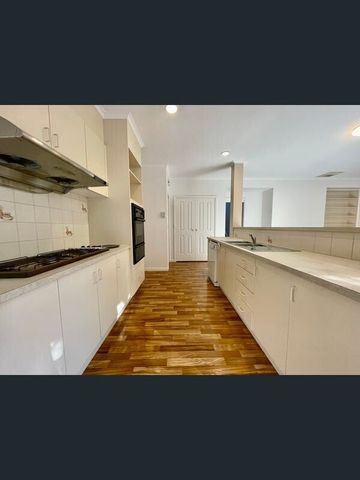 Burwood - Photo 3