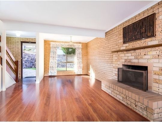 Spacious Family Living in Sought-After Carindale - Photo 1