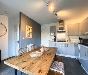 3 bedroom semi-detached house to rent - Photo 5