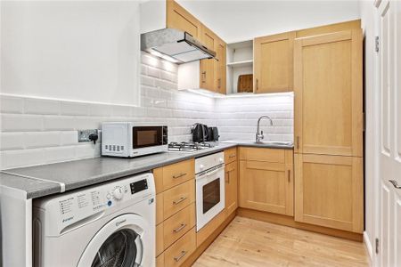 1 bedroom flat to rent - Photo 2