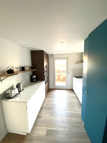 Location Appartement 3 pièces 65m² MARSEILLE 8ème - Photo 5