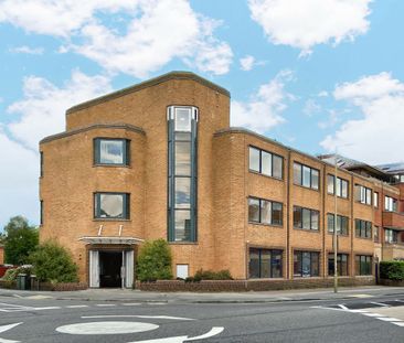 Hartshead House, 65 Victoria Road, GU14 - Photo 2