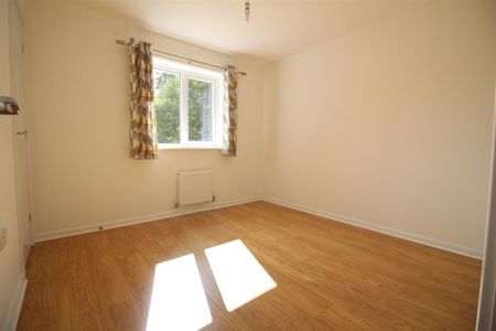 4 Bedroom House - Detached - Photo 4