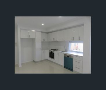 Modern 2-Bedroom Apartment in Prime Location - Photo 1