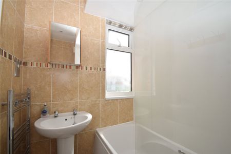 3 bed semi-detached house to rent in Scholes Park Road, Scarborough, YO12 - Photo 3