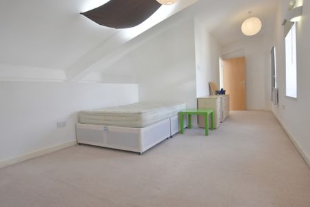 1 Bedroom Apartment - Photo 3