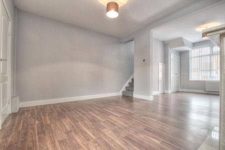 2 bedroom semi-detached house to rent - Photo 4