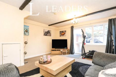 3 bedroom semi-detached house to rent - Photo 2