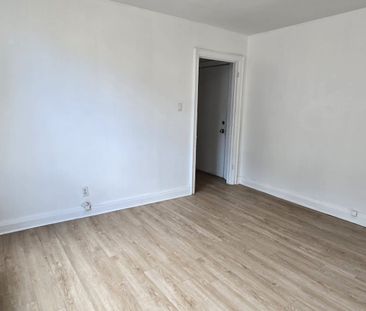 For Lease - 137 Eglinton Avenue Unit# 28, Toronto, Ontario - Photo 3