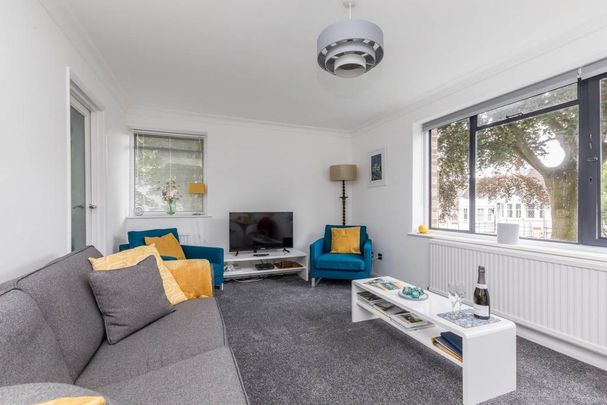 2 bedroom flat to rent - Photo 1