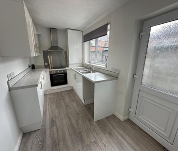 2 bedroom terraced house to rent - Photo 6