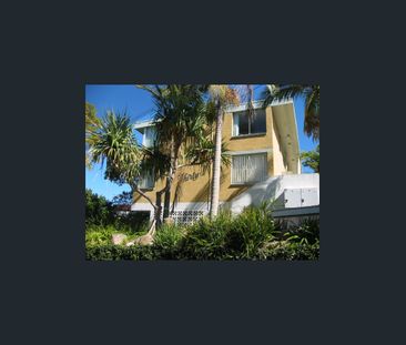 Stylish Inner-City 2-Bedroom Apartment on Dauphin Terrace! - Photo 3